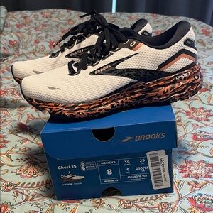 Brooks Ghost 15 Women’s 8 Shoes - Worn twice